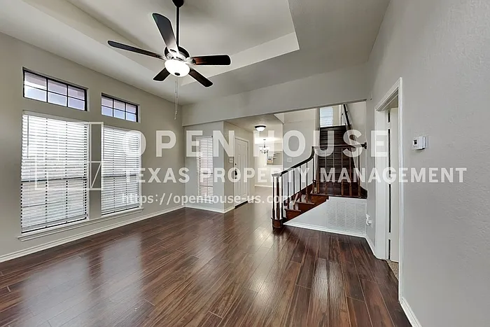 2512 Melissa Ln — Photo 3