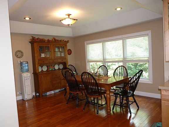 3rd image of 25222 W Hickory St