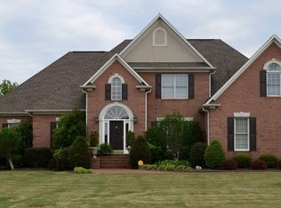 50 Prestwick Dr, Jackson, TN 38305