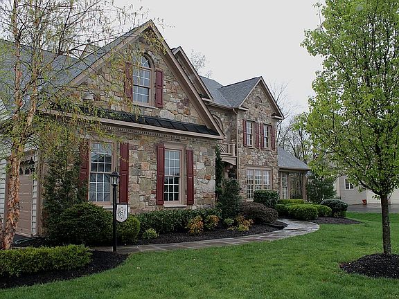 Exterior Front Walk Way