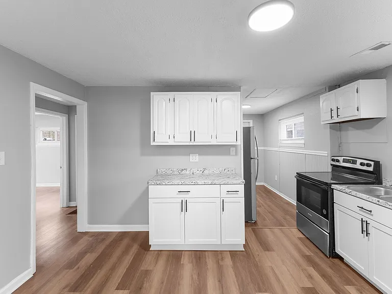 2707 Woodland Ave — Photo 13