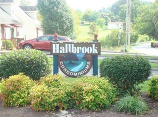 402 Hallbrook Dr, Gray, TN 37615