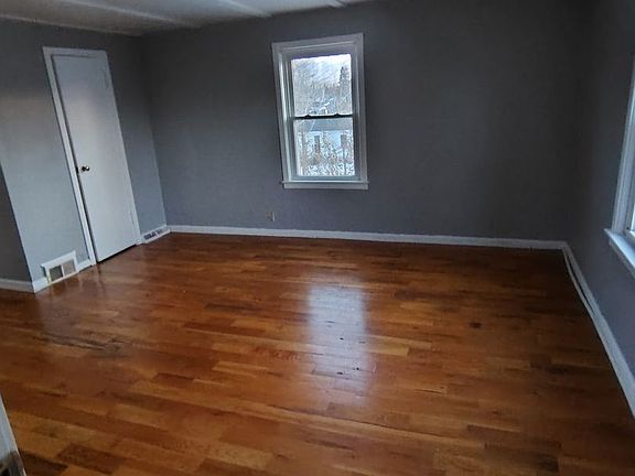 5th image of 2703 Tremper Ave APT 3