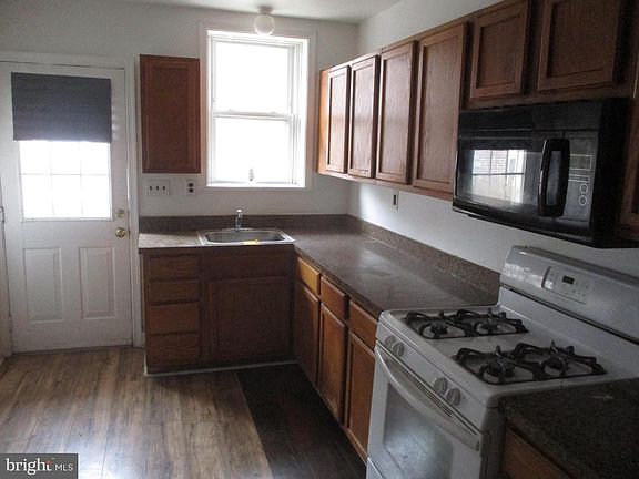 4th image of 1638 W 2nd St