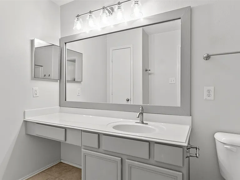 6 Thicket Grove Pl — Photo 19