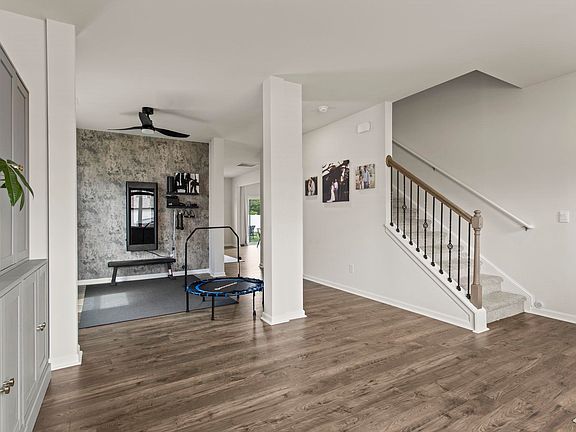 3rd image of 1046 Elmswell Ln