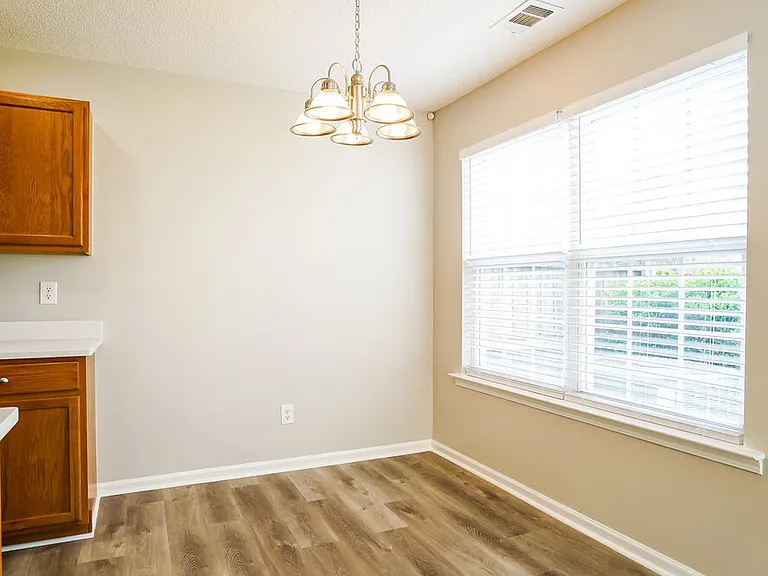 8145 Wesley Farm Dr — Photo 7
