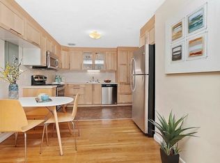 197 Kent St APT 27, Brookline, MA 02446
