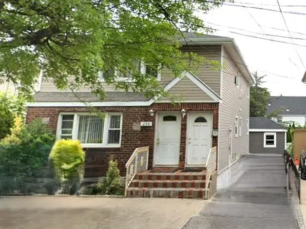 238 Nassau Blvd APT 2, Garden City S, NY 11530