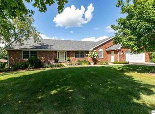 2837 Arbor Hills Dr, Dubuque, IA 52001