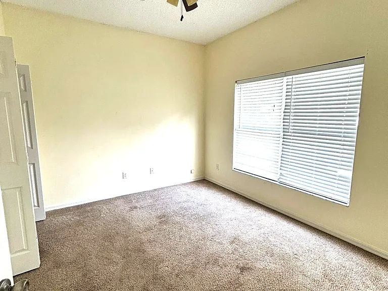 465 Eastbridge Dr — Photo 26