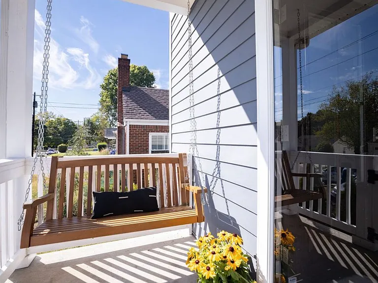 2423A Inga St — Photo 2