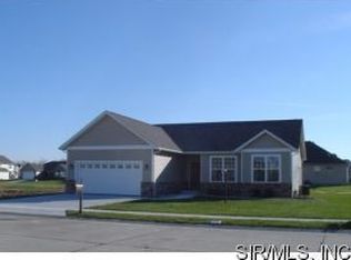 7030 Savannah Dr, Glen Carbon, IL 62034