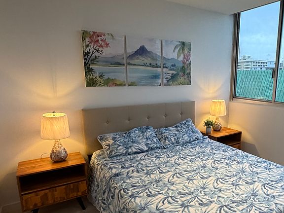 Bedroom 2 - queen bed