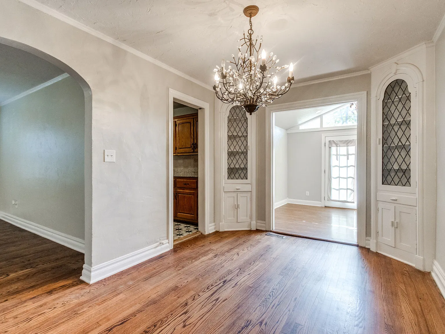 2 bed, 2.5 bath, 1643 sqft, $1,875 — Photo 3