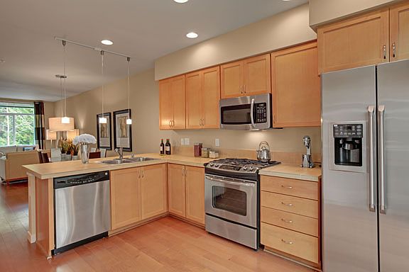 4th image of 2181 NW Moraine Pl #37