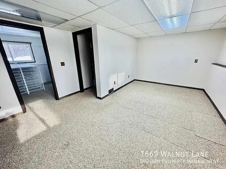 1669 Walnut Ln — Photo 29