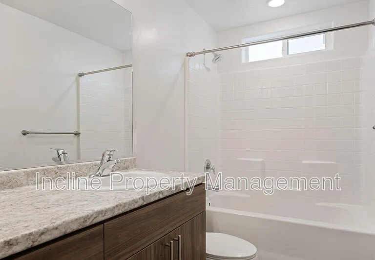 1389 Northfield Rd #8 — Photo 11