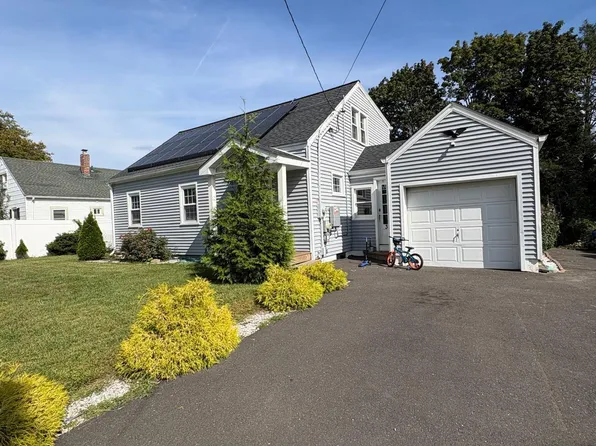 350 Roger Williams Rd, Bridgeport, CT 06610
