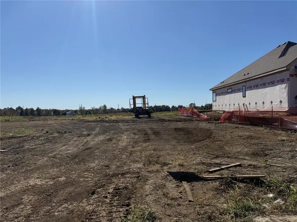 3263 W 133rd Ter, Leawood, KS 66209