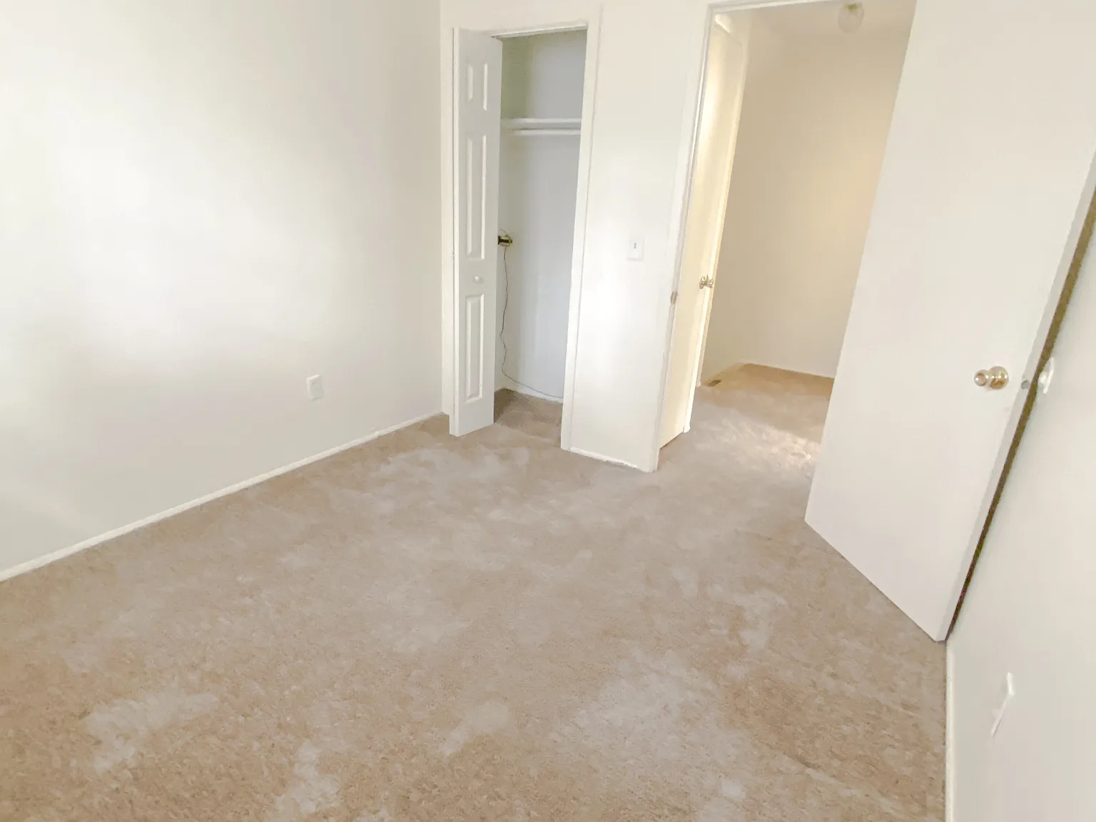 Evergreen Village Apartments & Townhouses — Photo 3