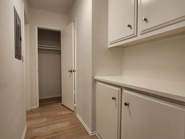 1243 Wellesley Ave #5 — Photo 13