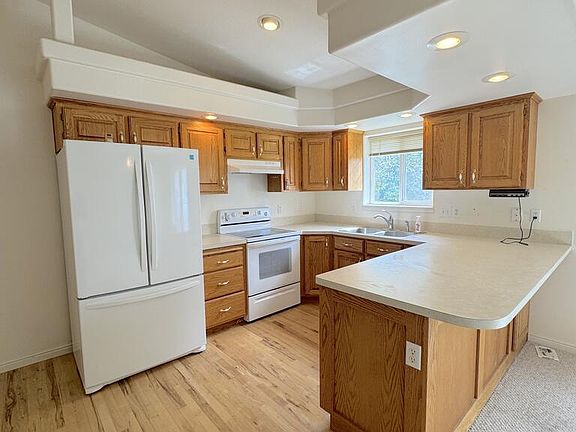 5th image of 2934 E Oakhaven Cir