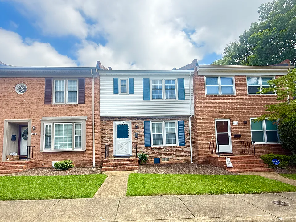 2105 Lauderdale Dr
