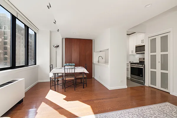 Rented by New York Private Realty Group | media 4