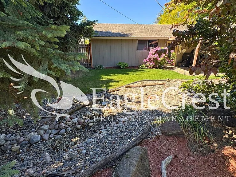 924 Shasta Dr — Photo 36