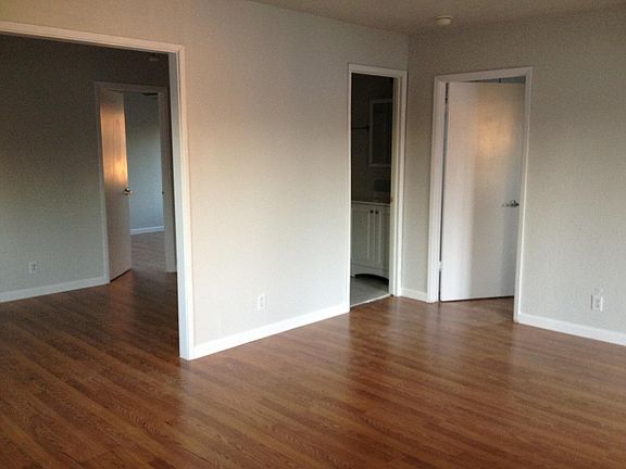 3rd image of 4457 Alumni Ave