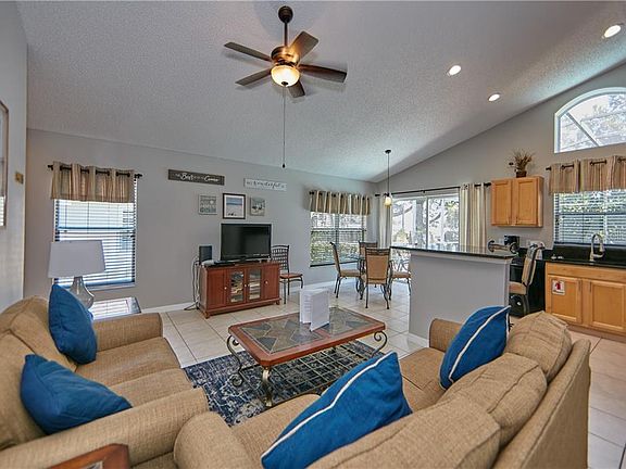 3rd image of 2616 Hemingway Ave