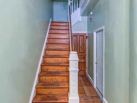 2nd image of 1119 S 46th St Floor 2