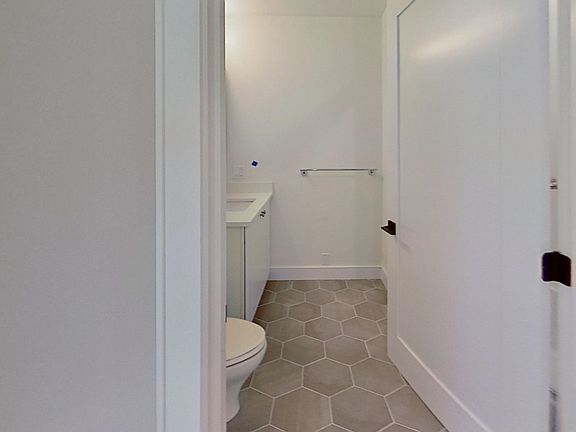 5th image of 104-106 Warren St #19
