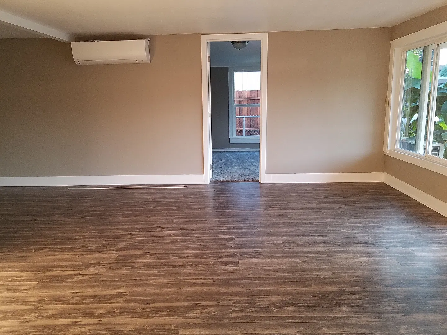 3 bed, 1.5 bath, 1369 sqft, $1,995 — Photo 2