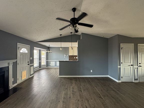 3rd image of 205 Buckeye Dr