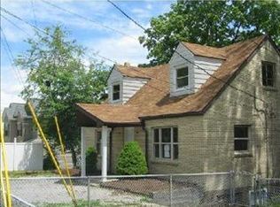 1887 Oakbine Ave, Coraopolis, PA 15108