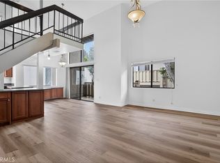 18433 Hatteras St Unit 507, Tarzana, CA 91356