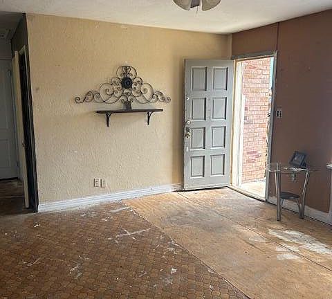 3rd image of 139 Park Ave