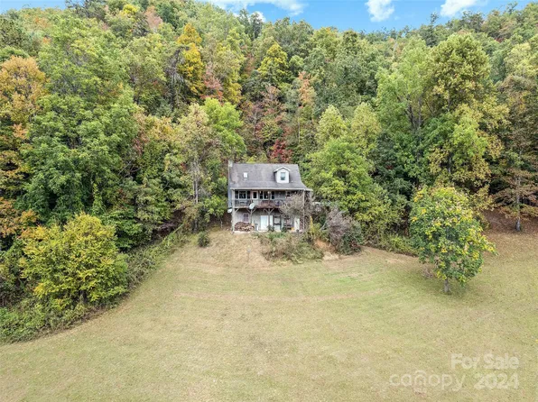 134 Nix Creek Rd, Canton, NC 28716