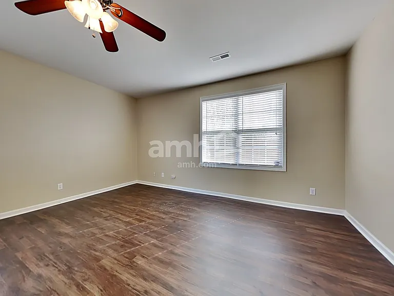 7778 Discovery Rd — Photo 8