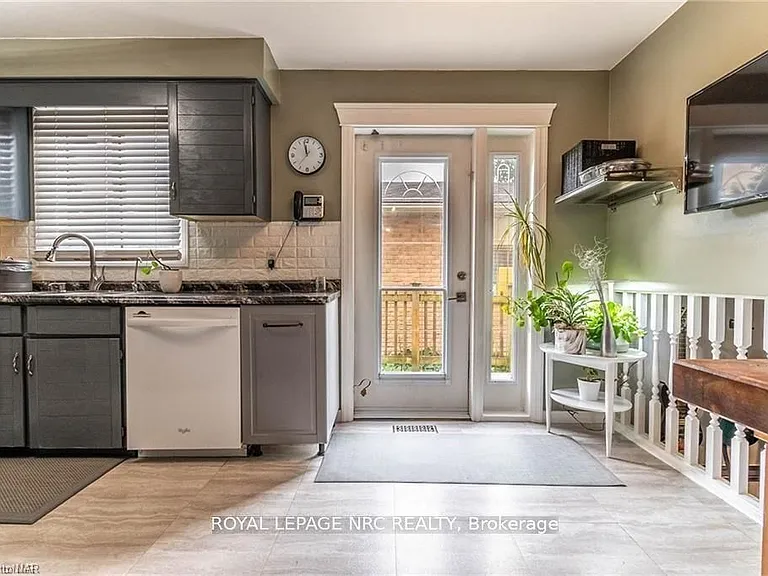 6285 Delta Dr — Photo 6