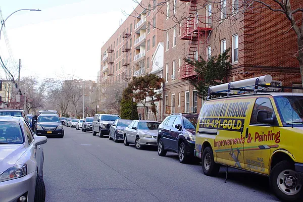 Rented by Norman Raindel, LREB | media 51