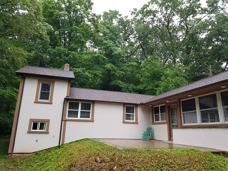 37 Diamond Glen Rd — Photo 2
