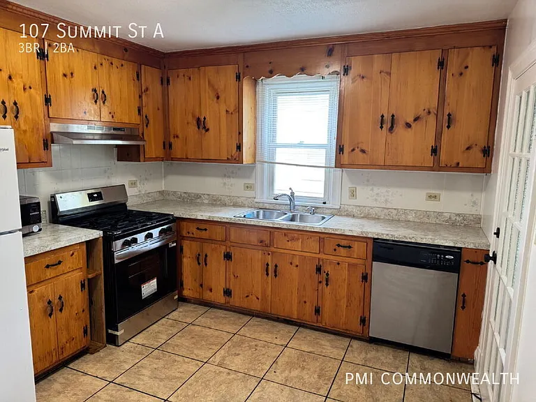 107 Summit St #A — Photo 27
