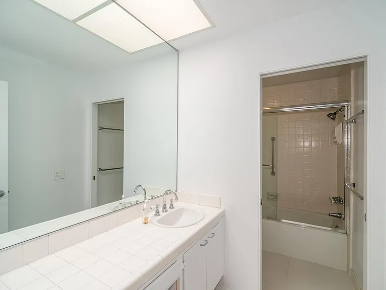645 Hospitality Dr — Photo 14