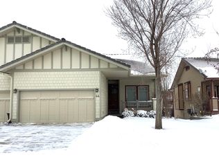 44 Bridle Estates Rd SW, Calgary, AB T2Y5A9