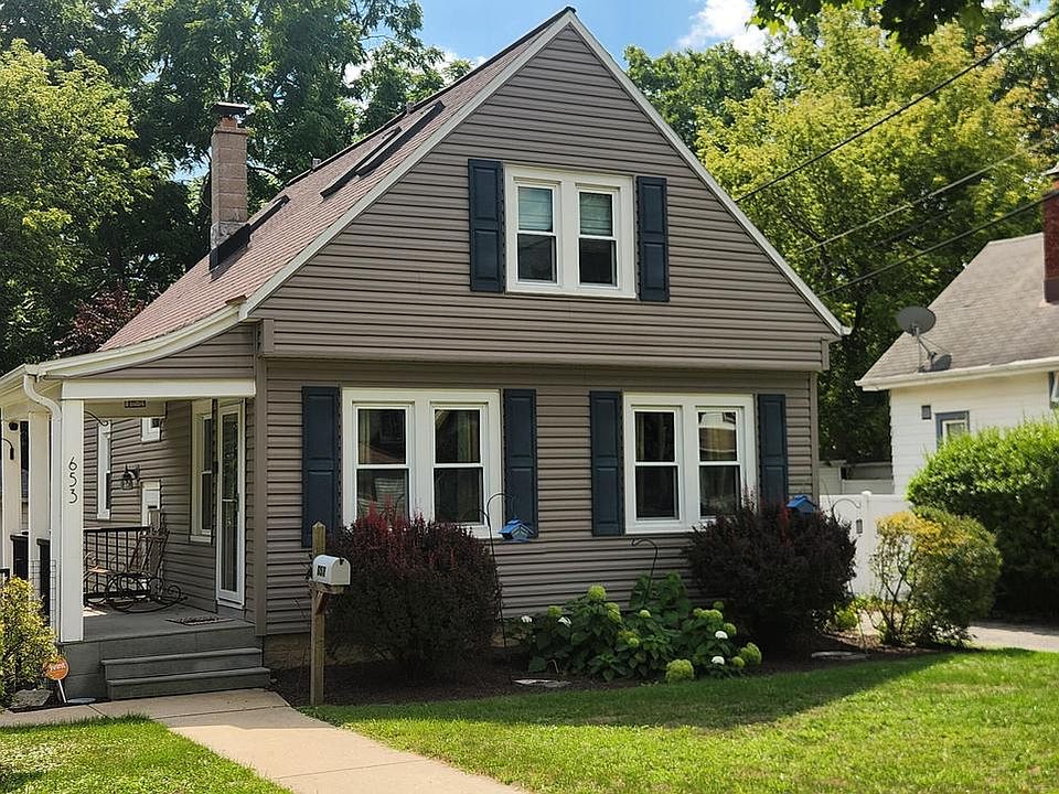 1st image of 653 S Oak Park COURT
