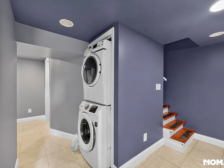 8507 Potomac Ave — Photo 30