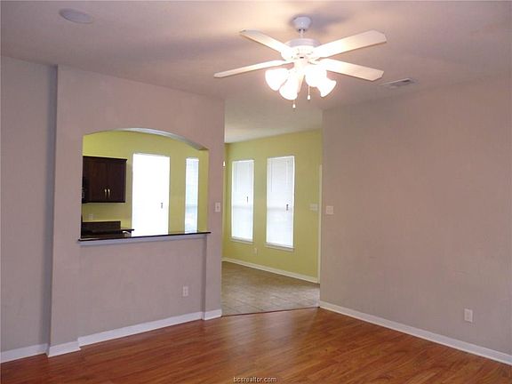 4th image of 4101 McFarland Dr